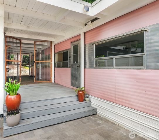 51 N Bennett Lane, Lilliwaup, WA 98555
