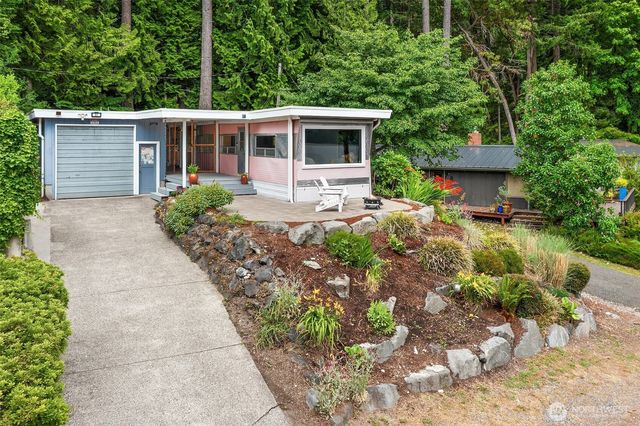 51 N Bennett Lane, Lilliwaup, WA 98555