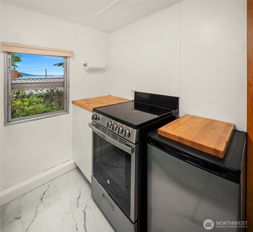 51 N Bennett Lane, Lilliwaup, WA 98555