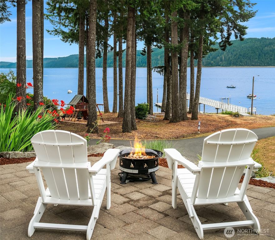51 N Bennett Lane, Lilliwaup, WA 98555