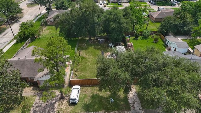 6126 Iron Rock Street, Houston, TX 77087