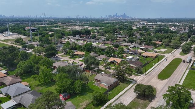 6126 Iron Rock Street, Houston, TX 77087