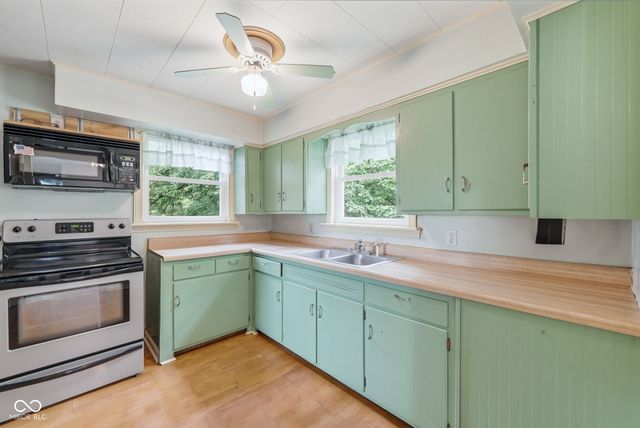 10942 S County Road 0, Clayton, IN 46118