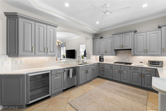 2864 Tiburon BLVD E 102, Naples, FL 34109