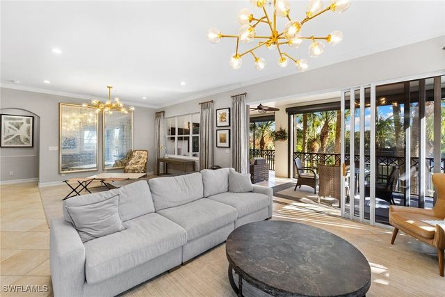 2864 Tiburon BLVD E 102, Naples, FL 34109