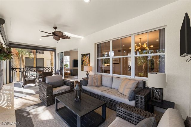 2864 Tiburon BLVD E 102, Naples, FL 34109