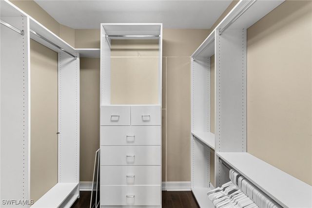 2864 Tiburon BLVD E 102, Naples, FL 34109