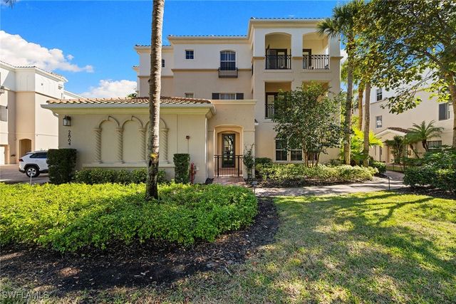 2864 Tiburon BLVD E 102, Naples, FL 34109