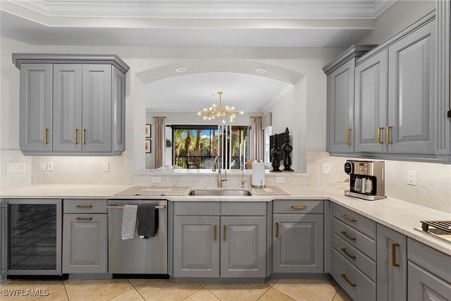 2864 Tiburon BLVD E 102, Naples, FL 34109