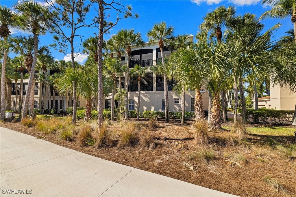 2864 Tiburon BLVD E 102, Naples, FL 34109