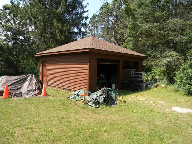 1306 N Tippy Dam Road, Wellston, MI 49689