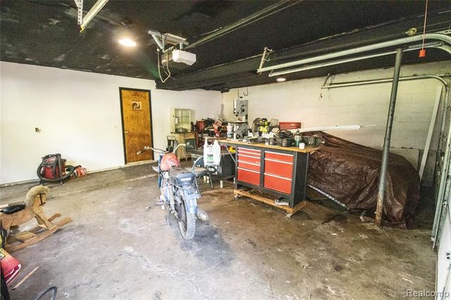 10340 Farrand Road, Montrose, MI 48457