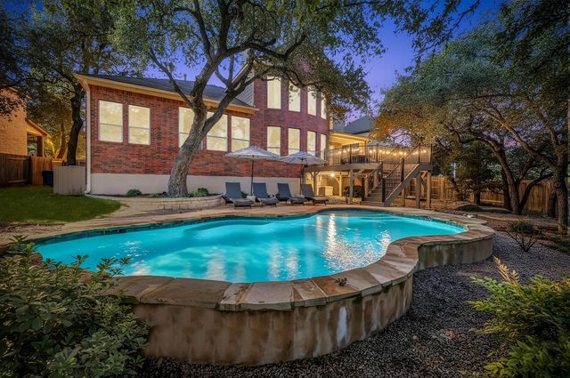 7112 Via Correto DR, Austin, TX 78749