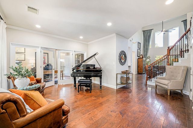 7112 Via Correto DR, Austin, TX 78749