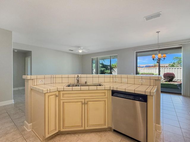 212 Quail Covey Ct, Lincoln, CA 95648