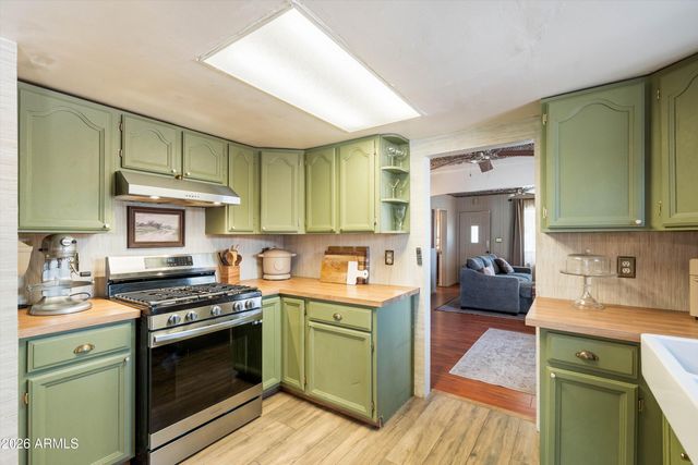 5619 W GARDENIA Avenue, Glendale, AZ 85301
