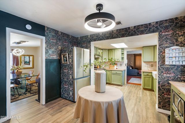 5619 W GARDENIA Avenue, Glendale, AZ 85301