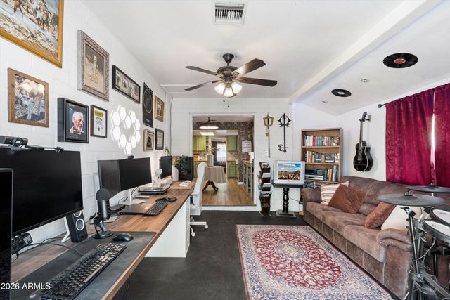 5619 W GARDENIA Avenue, Glendale, AZ 85301