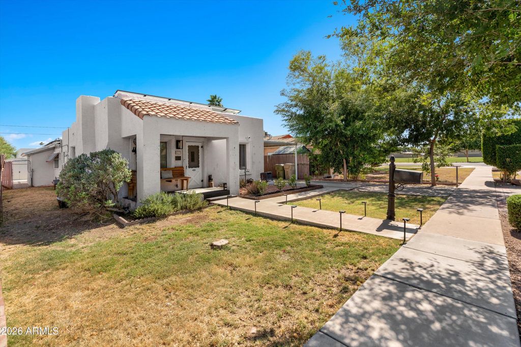 Image 27 of property listing at 5619 W GARDENIA Avenue, Glendale, AZ 85301