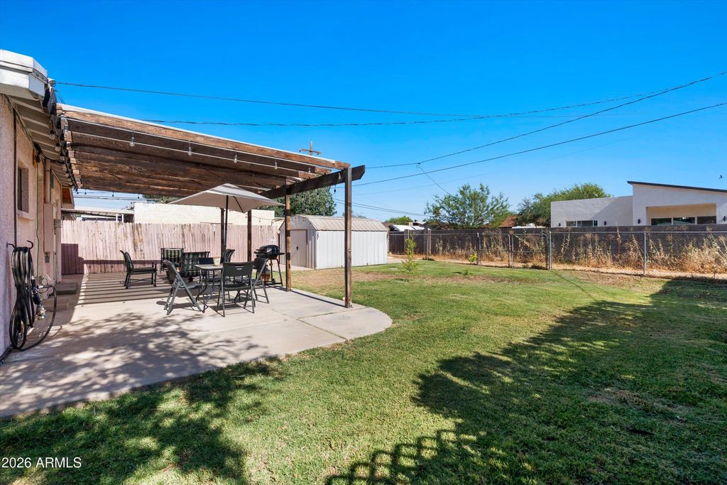 Image 33 of property listing at 5619 W GARDENIA Avenue, Glendale, AZ 85301