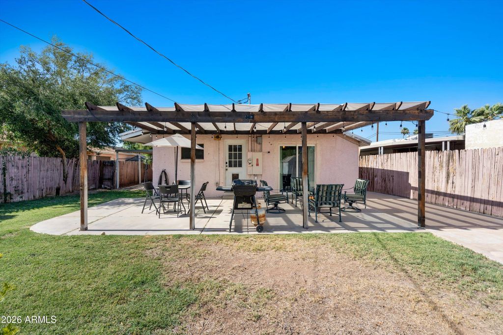 Image 35 of property listing at 5619 W GARDENIA Avenue, Glendale, AZ 85301
