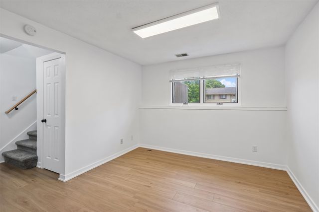 817 E Hackley Avenue, Des Moines, IA 50315