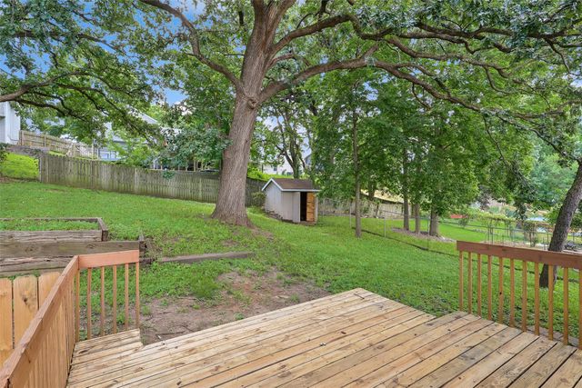 817 E Hackley Avenue, Des Moines, IA 50315