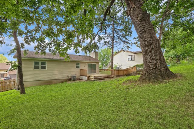 817 E Hackley Avenue, Des Moines, IA 50315