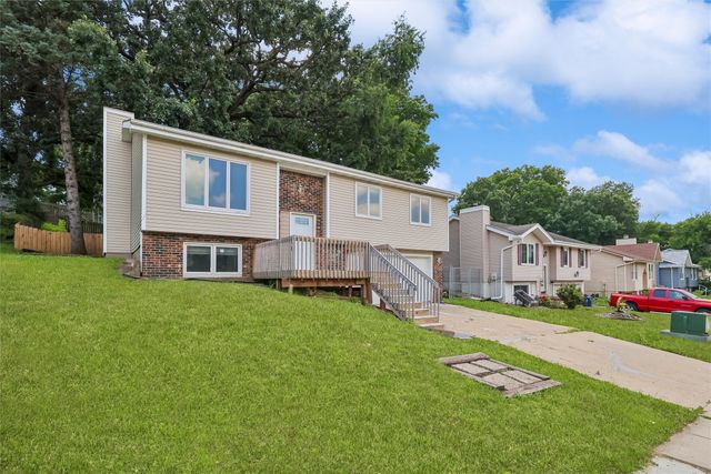 817 E Hackley Avenue, Des Moines, IA 50315