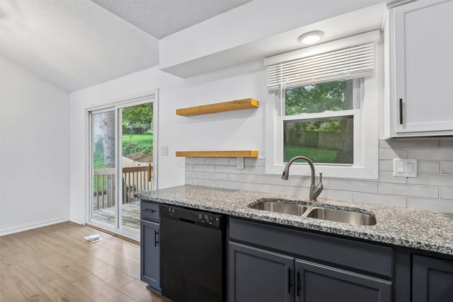 817 E Hackley Avenue, Des Moines, IA 50315