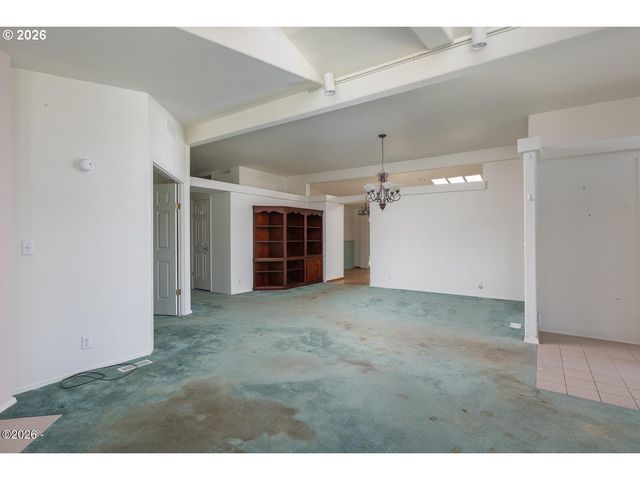 4625 Ne VOYAGE Ave, Lincoln City, OR 97367