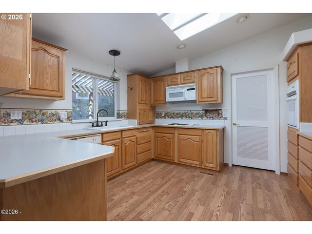4625 Ne VOYAGE Ave, Lincoln City, OR 97367