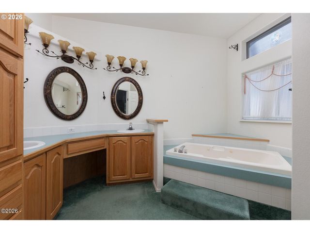 4625 Ne VOYAGE Ave, Lincoln City, OR 97367