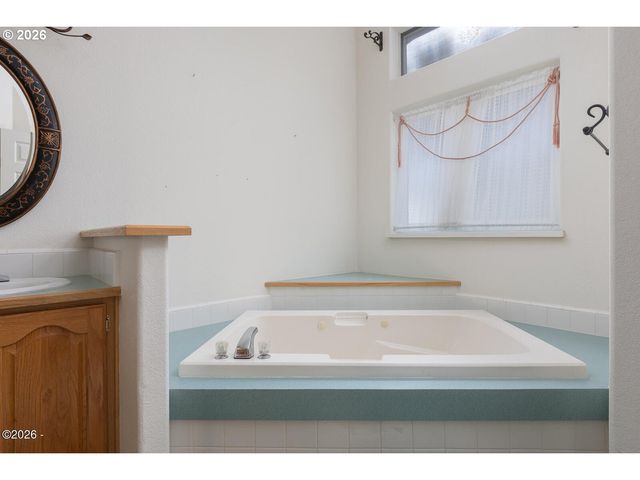 4625 Ne VOYAGE Ave, Lincoln City, OR 97367