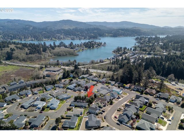 4625 Ne VOYAGE Ave, Lincoln City, OR 97367