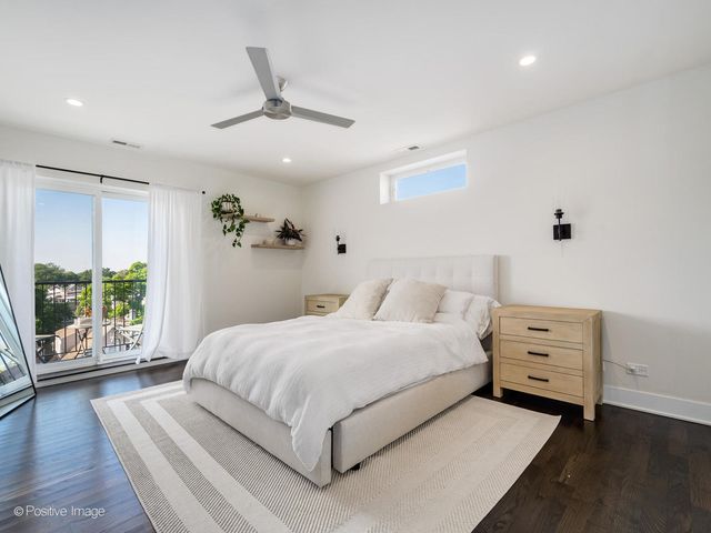 2707 W BELMONT Avenue 4W, Chicago, IL 60618