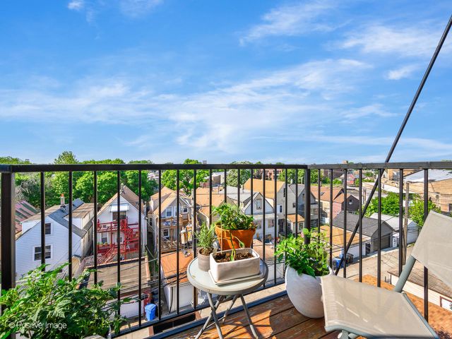 2707 W BELMONT Avenue 4W, Chicago, IL 60618