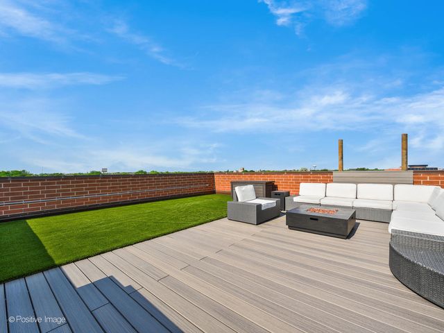 2707 W BELMONT Avenue 4W, Chicago, IL 60618