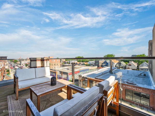 2707 W BELMONT Avenue 4W, Chicago, IL 60618