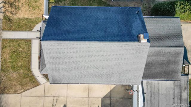 81 Irving Avenue, Floral Park, NY 11001