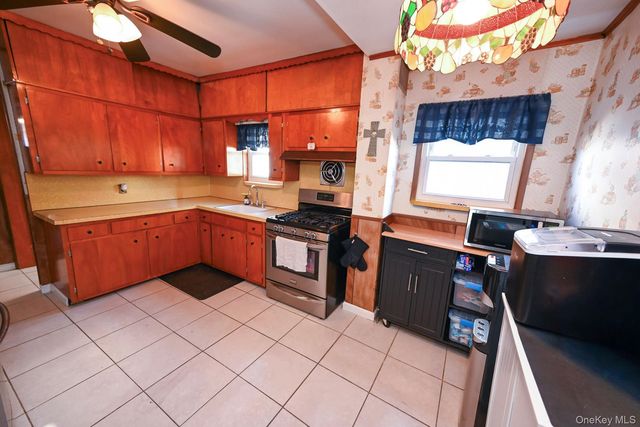 81 Irving Avenue, Floral Park, NY 11001