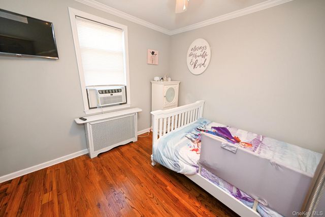 81 Irving Avenue, Floral Park, NY 11001