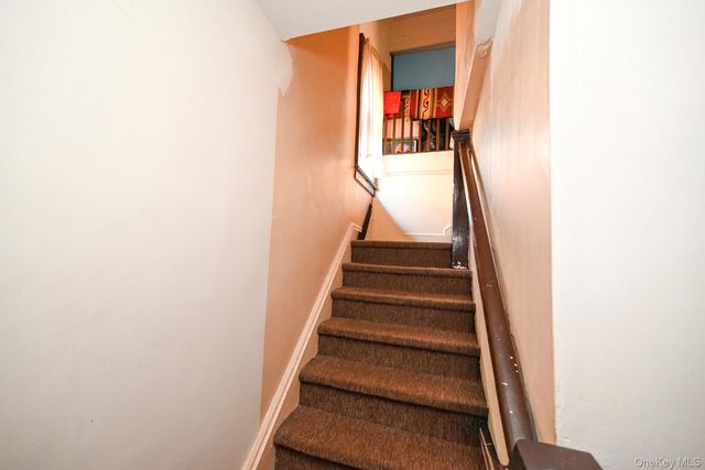 81 Irving Avenue, Floral Park, NY 11001