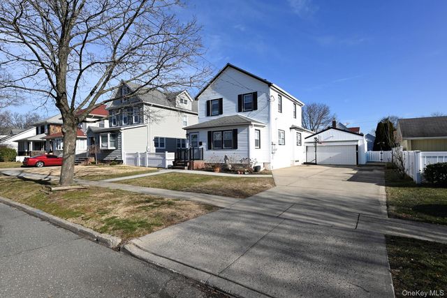 81 Irving Avenue, Floral Park, NY 11001