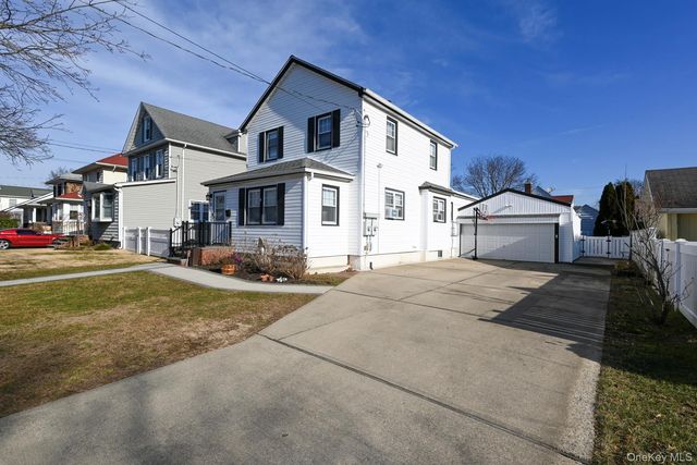 81 Irving Avenue, Floral Park, NY 11001