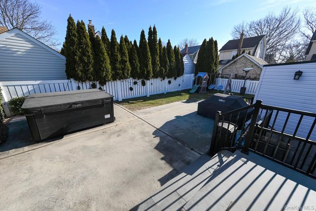 81 Irving Avenue, Floral Park, NY 11001