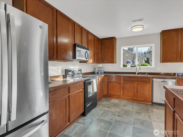 1716 250th Court SE, Sammamish, WA 98075