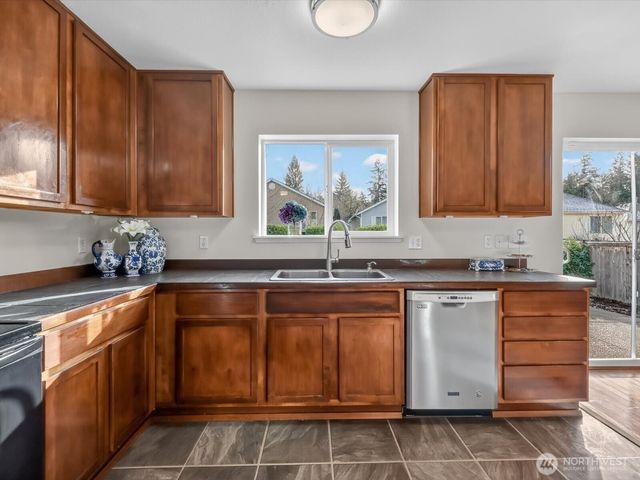 1716 250th Court SE, Sammamish, WA 98075