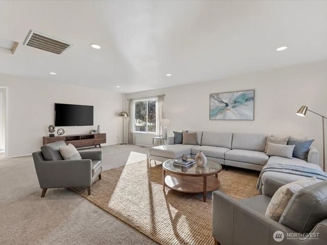 1716 250th Court SE, Sammamish, WA 98075