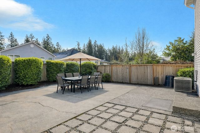 1716 250th Court SE, Sammamish, WA 98075